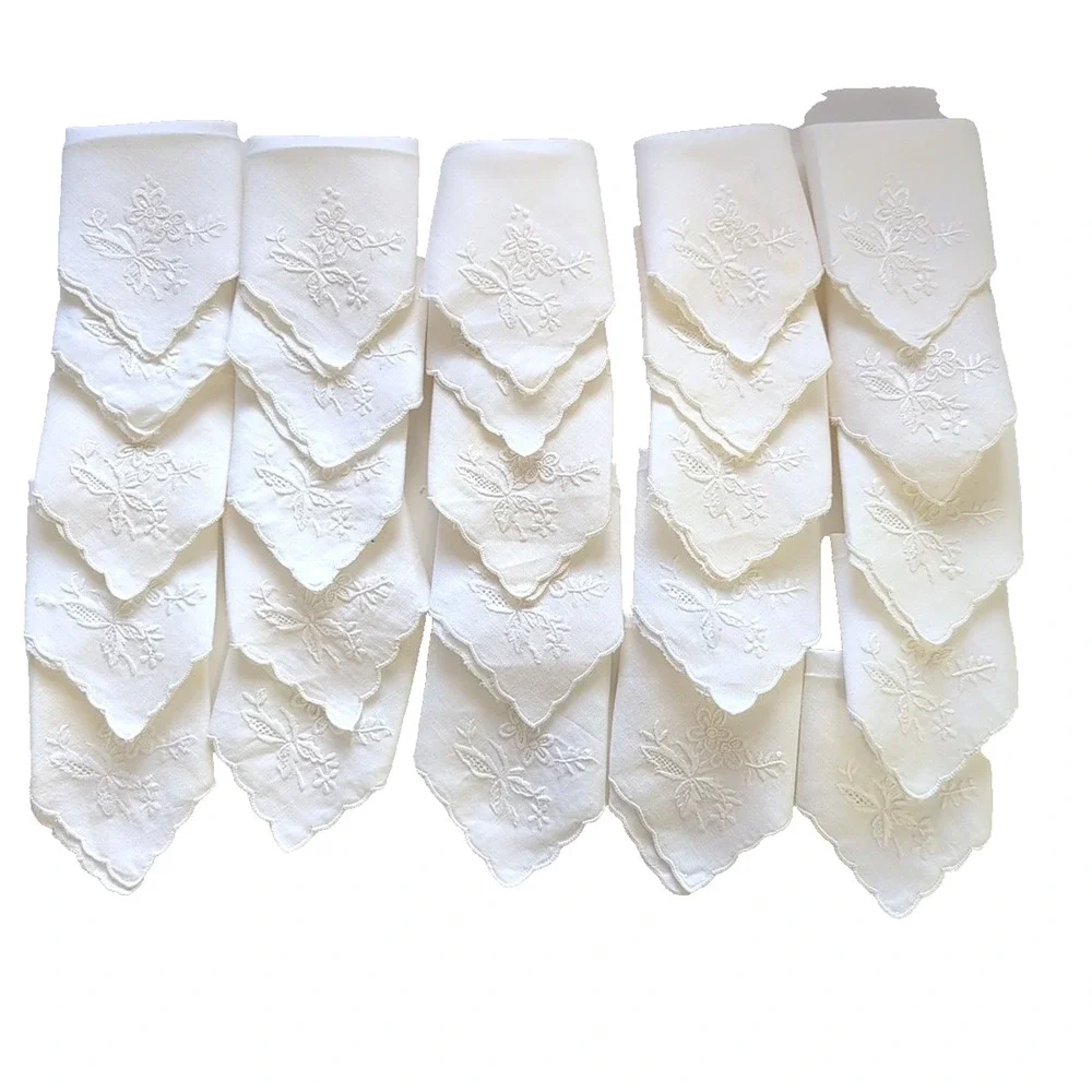 Vintage Set 25 Scallop Edged Embroidered Cloth Cocktail Napkins, 6.5